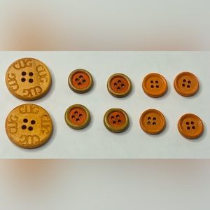 Vintage lot of 10 Orange- ish wooden buttons